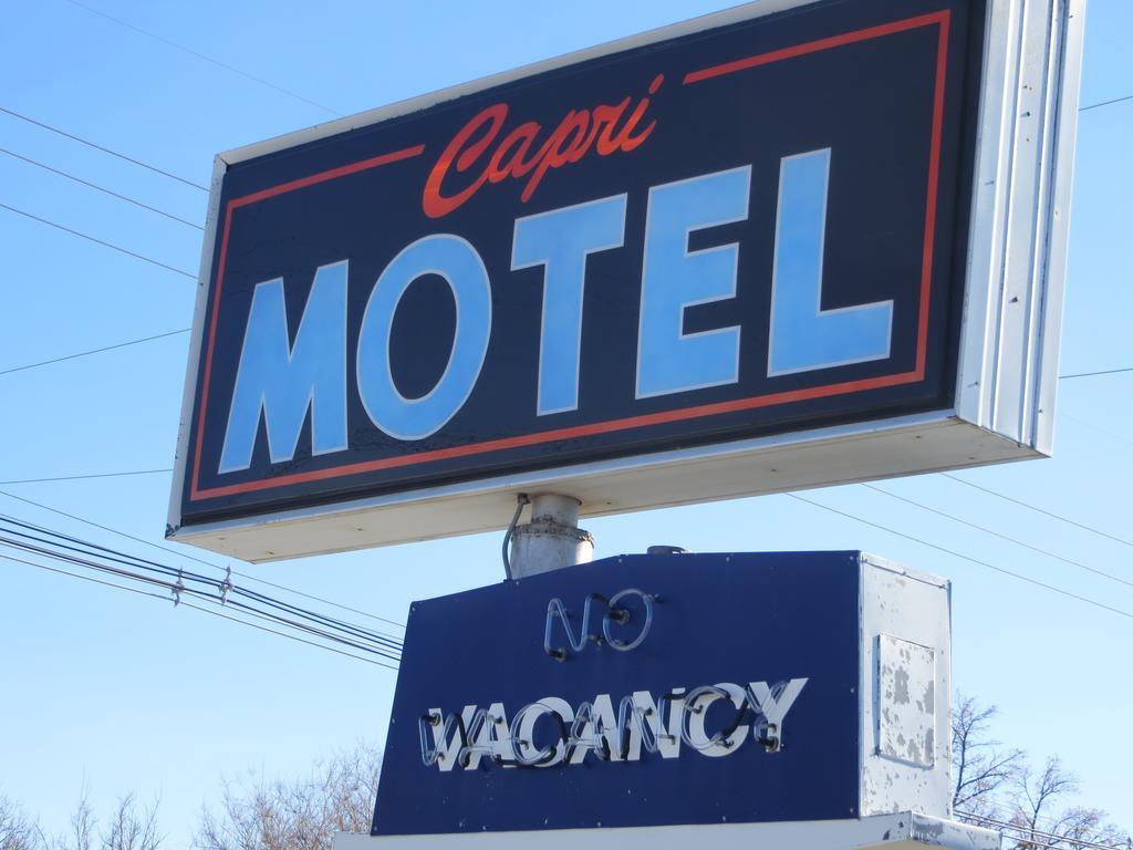 Capri Motel Скотсблафф Экстерьер фото